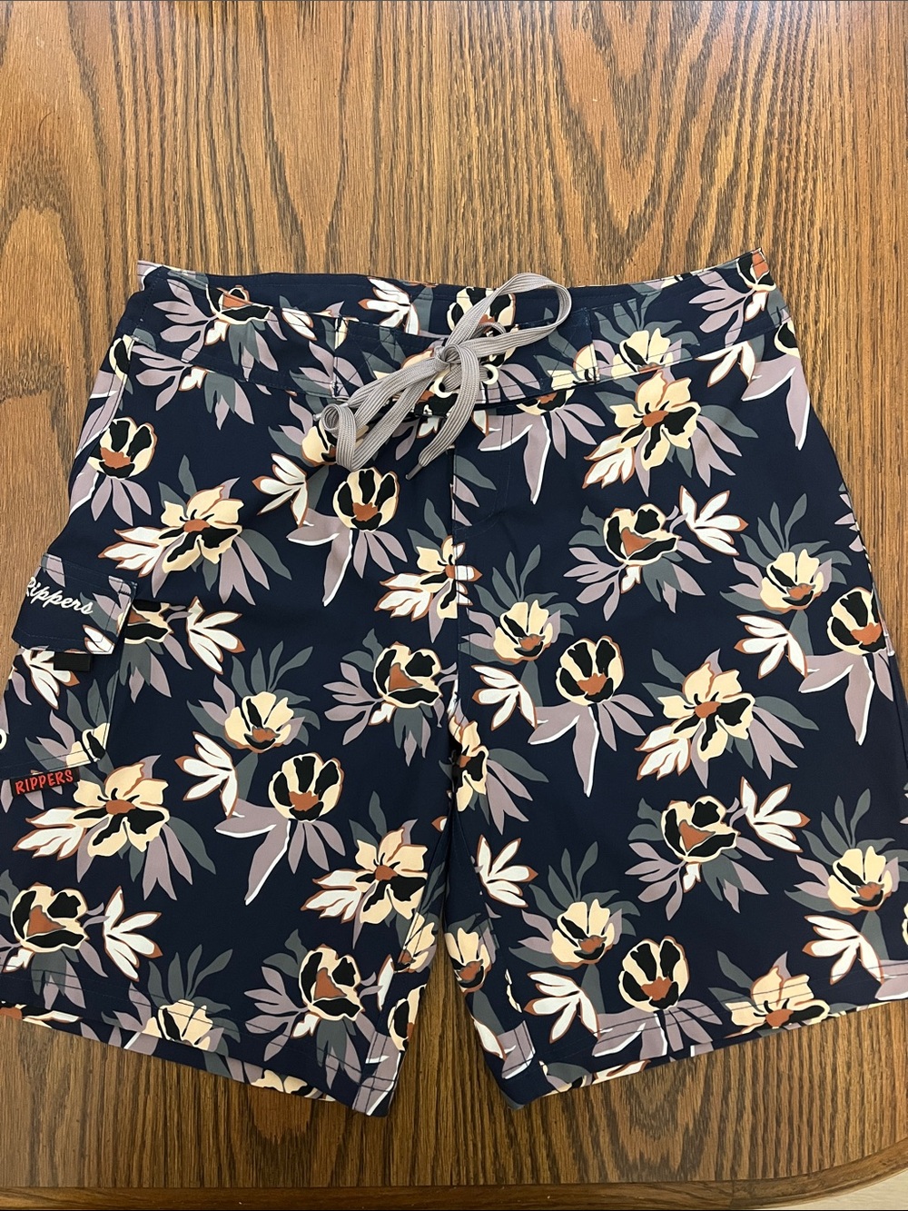 MAUI RIPPERS Women’s Floral Navy Board Shorts with Drawstring